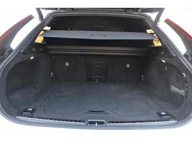 Ｖ９０ Ｔ５　モメンタム　禁煙車　本革シート　純正８インチナビ　フルセグＴＶ　全周囲カメラ　レーダークルーズコントロール　ＬＥＤヘッドライト　ＥＴＣ　ターボチャージャー　オートマチックハイビーム　Ｂｌｕｅｔｏｏｔｈ接続（18枚目）