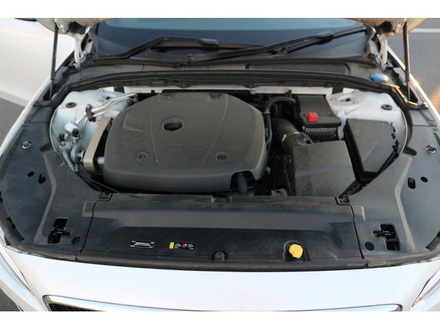 Ｖ９０ Ｔ５　モメンタム　禁煙車　本革シート　純正８インチナビ　フルセグＴＶ　全周囲カメラ　レーダークルーズコントロール　ＬＥＤヘッドライト　ＥＴＣ　ターボチャージャー　オートマチックハイビーム　Ｂｌｕｅｔｏｏｔｈ接続（19枚目）