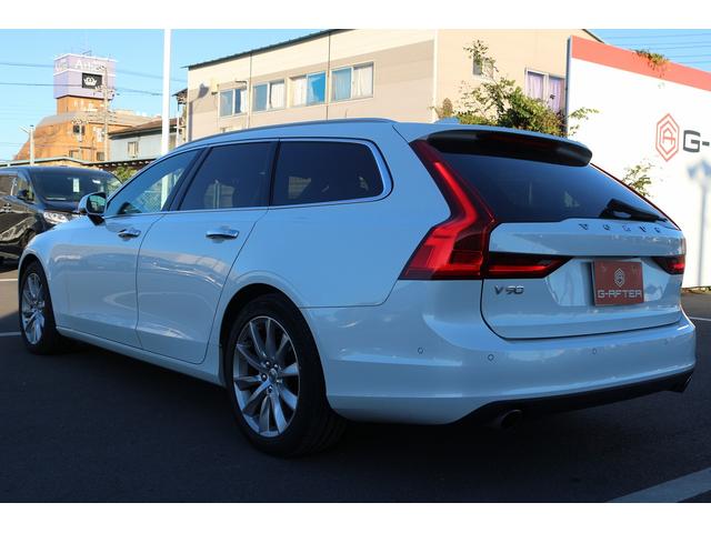 Ｖ９０ Ｔ５　モメンタム　禁煙車　本革シート　純正８インチナビ　フルセグＴＶ　全周囲カメラ　レーダークルーズコントロール　ＬＥＤヘッドライト　ＥＴＣ　ターボチャージャー　オートマチックハイビーム　Ｂｌｕｅｔｏｏｔｈ接続（22枚目）