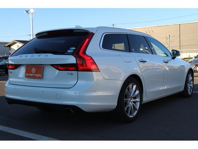 Ｖ９０ Ｔ５　モメンタム　禁煙車　本革シート　純正８インチナビ　フルセグＴＶ　全周囲カメラ　レーダークルーズコントロール　ＬＥＤヘッドライト　ＥＴＣ　ターボチャージャー　オートマチックハイビーム　Ｂｌｕｅｔｏｏｔｈ接続（23枚目）