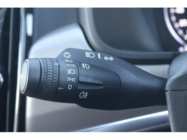 Ｖ９０ Ｔ５　モメンタム　禁煙車　本革シート　純正８インチナビ　フルセグＴＶ　全周囲カメラ　レーダークルーズコントロール　ＬＥＤヘッドライト　ＥＴＣ　ターボチャージャー　オートマチックハイビーム　Ｂｌｕｅｔｏｏｔｈ接続（39枚目）