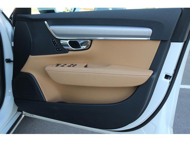 Ｖ９０ Ｔ５　モメンタム　禁煙車　本革シート　純正８インチナビ　フルセグＴＶ　全周囲カメラ　レーダークルーズコントロール　ＬＥＤヘッドライト　ＥＴＣ　ターボチャージャー　オートマチックハイビーム　Ｂｌｕｅｔｏｏｔｈ接続（57枚目）