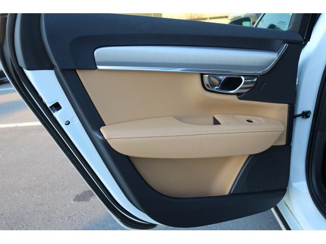 Ｖ９０ Ｔ５　モメンタム　禁煙車　本革シート　純正８インチナビ　フルセグＴＶ　全周囲カメラ　レーダークルーズコントロール　ＬＥＤヘッドライト　ＥＴＣ　ターボチャージャー　オートマチックハイビーム　Ｂｌｕｅｔｏｏｔｈ接続（61枚目）