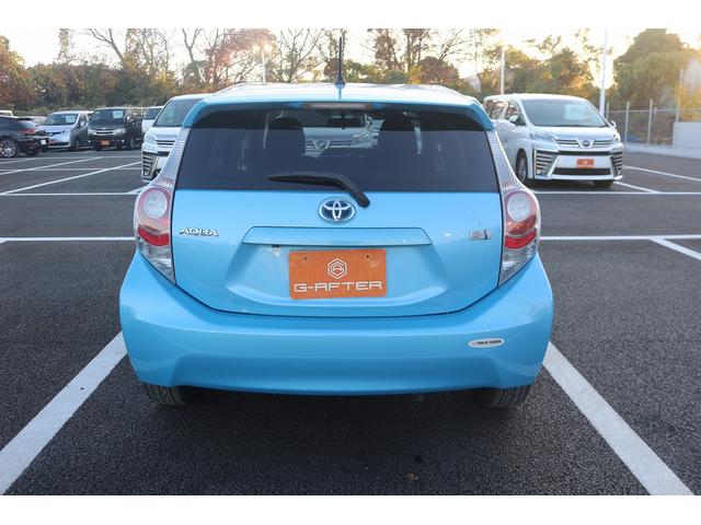 アクア S 禁煙車 純正8型ナビ バックカメラ TV 電動格納式ドアミラー オートライト プッシュスタート ETC DVD再生 BULUETTOTH接続 アイドリングストップ スマートキー プライバシーガラス(6枚目)