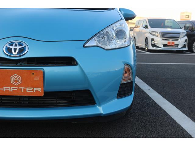 アクア S 禁煙車 純正8型ナビ バックカメラ TV 電動格納式ドアミラー オートライト プッシュスタート ETC DVD再生 BULUETTOTH接続 アイドリングストップ スマートキー プライバシーガラス(10枚目)