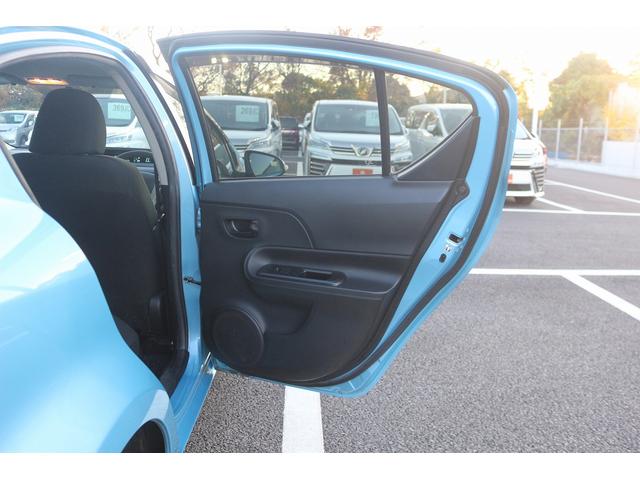 アクア S 禁煙車 純正8型ナビ バックカメラ TV 電動格納式ドアミラー オートライト プッシュスタート ETC DVD再生 BULUETTOTH接続 アイドリングストップ スマートキー プライバシーガラス(27枚目)