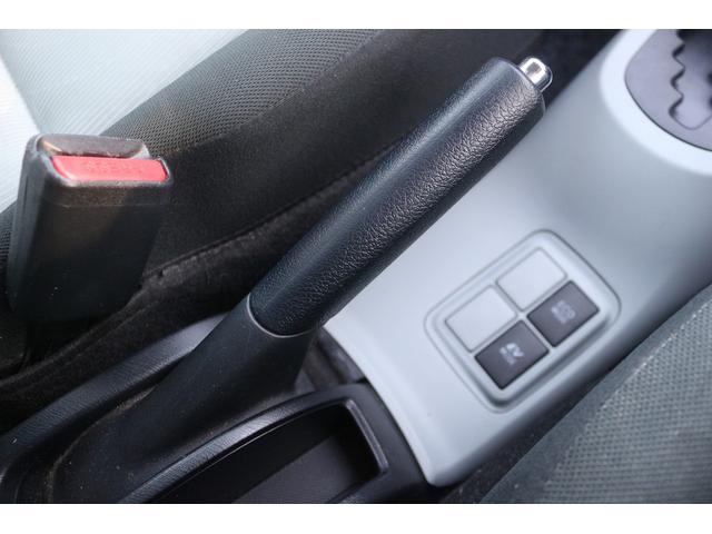 アクア S 禁煙車 純正8型ナビ バックカメラ TV 電動格納式ドアミラー オートライト プッシュスタート ETC DVD再生 BULUETTOTH接続 アイドリングストップ スマートキー プライバシーガラス(60枚目)