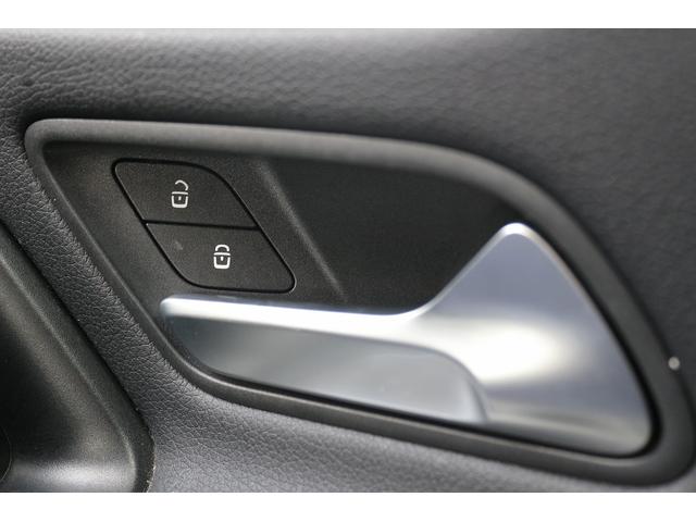 ＣＬＡクラス シューティングブレーク ＣＬＡ１８０　シューティングブレーク　デジタルコックピットディスプレイ　純正ナビ　フルセグＴＶ　バックカメラ　衝突軽減ブレーキ　レーダークルーズコントロール　ＬＥＤヘッドライト　ＥＴＣ２．０　シートヒーター　ハーフレザーシート　ＢＳＭ（46枚目）