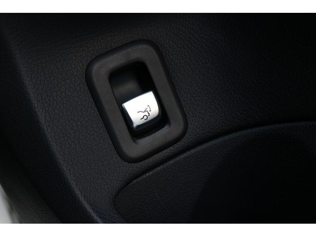 Cクラスステーションワゴン C200ステーションワゴン アバンギャルド 禁煙車 ブルメスターサウンド 社外パナメリカーナグリル 純正ナビ フルセグTV バックカメラ レーダークルーズコントロール LEDヘッドライト ETC ハーフレザーシート シートヒーター 電動Rゲート(49枚目)