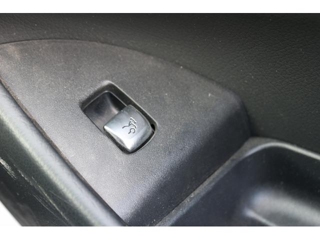 Eクラスステーションワゴン E250 ステションワゴンアバンGスポツ(本革仕様) 禁煙車 レザーパッケージ 黒革シート Burmesterサラウンドサウンドシステム 純正ナビ フルセグTV 全周囲カメラ レーダーセーフティ シートヒーター メモリーパワーシート LEDヘッドライト(52枚目)