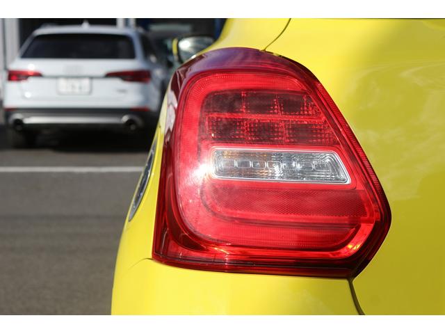 スイフトスポーツ ベースグレード 禁煙車 1オーナー 6MT オーディオ クルーズコントロール LEDヘッドライト シートヒーター 純正17AW 電動格納ミラー 横滑り防止装置 オートライト プッシュスタート スマートキー(20枚目)