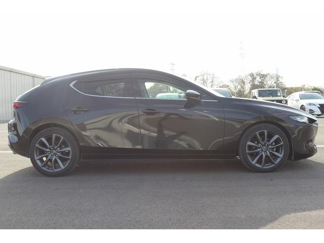 ＭＡＺＤＡ３ファストバック １５Ｓツーリング　禁煙車　６ＭＴ　純正８型ナビ　フルセグＴＶ　バックカメラ　レーダークルーズコントロール　ＬＥＤヘッドライト　クリアランスソナー　電動格納ミラー　Ｂｌｕｅｔｏｏｔｈ接続　オートライト　プッシュスタート（14枚目）