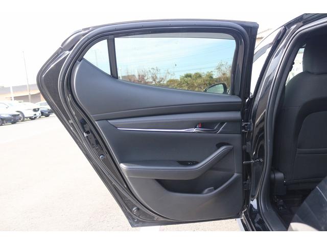 ＭＡＺＤＡ３ファストバック １５Ｓツーリング　禁煙車　６ＭＴ　純正８型ナビ　フルセグＴＶ　バックカメラ　レーダークルーズコントロール　ＬＥＤヘッドライト　クリアランスソナー　電動格納ミラー　Ｂｌｕｅｔｏｏｔｈ接続　オートライト　プッシュスタート（23枚目）