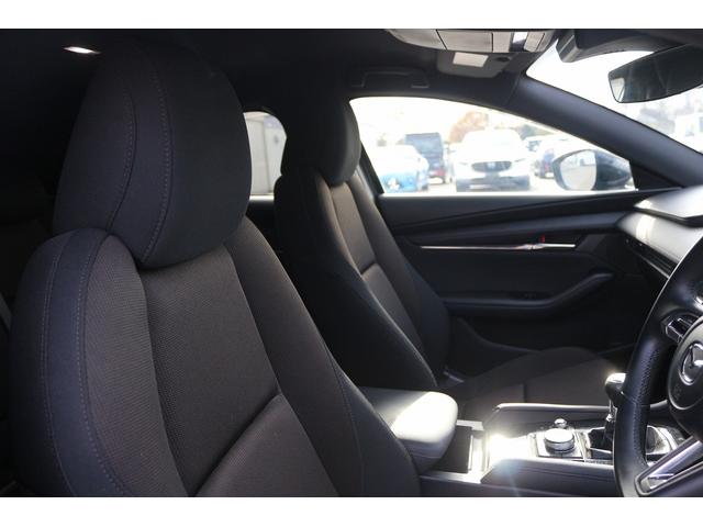 ＭＡＺＤＡ３ファストバック １５Ｓツーリング　禁煙車　６ＭＴ　純正８型ナビ　フルセグＴＶ　バックカメラ　レーダークルーズコントロール　ＬＥＤヘッドライト　クリアランスソナー　電動格納ミラー　Ｂｌｕｅｔｏｏｔｈ接続　オートライト　プッシュスタート（43枚目）
