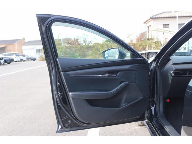 ＭＡＺＤＡ３ファストバック １５Ｓツーリング　禁煙車　６ＭＴ　純正８型ナビ　フルセグＴＶ　バックカメラ　レーダークルーズコントロール　ＬＥＤヘッドライト　クリアランスソナー　電動格納ミラー　Ｂｌｕｅｔｏｏｔｈ接続　オートライト　プッシュスタート（51枚目）