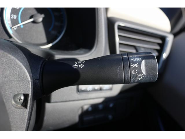 リーフ X 禁煙車 ツートンルーフ LEDヘッドライト 純正ナビ バックカメラ フルセグTV 衝突軽減 クルーズコントロール シートヒーター ETC ステアリングヒーター 電動格納ミラー Bluetooth接続(45枚目)