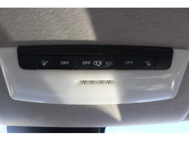 リーフ X 禁煙車 ツートンルーフ LEDヘッドライト 純正ナビ バックカメラ フルセグTV 衝突軽減 クルーズコントロール シートヒーター ETC ステアリングヒーター 電動格納ミラー Bluetooth接続(58枚目)