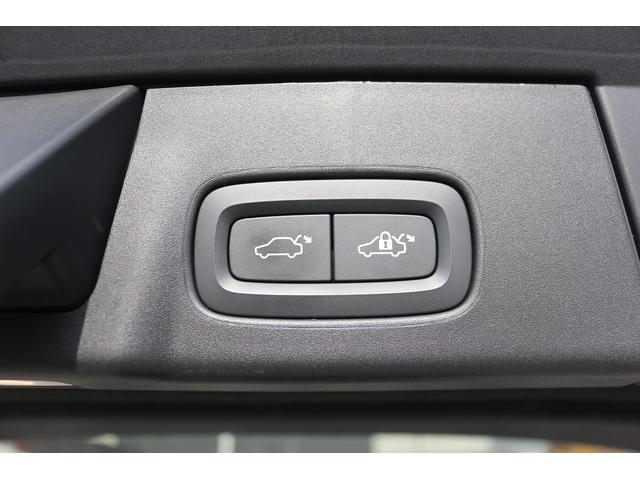 Ｖ９０ Ｔ５　モメンタム　禁煙車　黒革シート　純正ナビ　フルセグ　全周囲カメラ　アダプティブクルーズコントロ－ル　インテリセーフ　ＡＰＰＬＥＣＡＲＰＬＡＹ　パークアシスト　シートヒーター　ＬＥＤヘッドライト　オートハイビーム（6枚目）