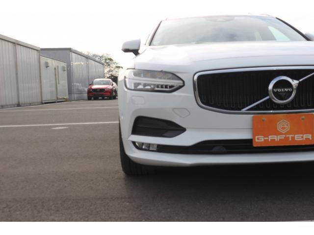 Ｖ９０ Ｔ５　モメンタム　禁煙車　黒革シート　純正ナビ　フルセグ　全周囲カメラ　アダプティブクルーズコントロ－ル　インテリセーフ　ＡＰＰＬＥＣＡＲＰＬＡＹ　パークアシスト　シートヒーター　ＬＥＤヘッドライト　オートハイビーム（10枚目）