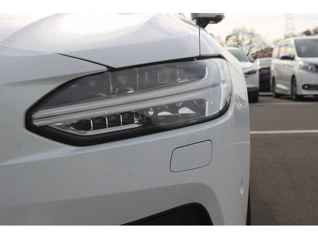 Ｖ９０ Ｔ５　モメンタム　禁煙車　黒革シート　純正ナビ　フルセグ　全周囲カメラ　アダプティブクルーズコントロ－ル　インテリセーフ　ＡＰＰＬＥＣＡＲＰＬＡＹ　パークアシスト　シートヒーター　ＬＥＤヘッドライト　オートハイビーム（13枚目）