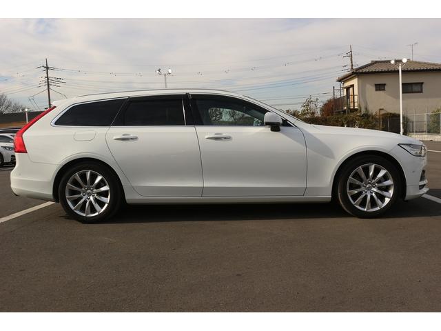 Ｖ９０ Ｔ５　モメンタム　禁煙車　黒革シート　純正ナビ　フルセグ　全周囲カメラ　アダプティブクルーズコントロ－ル　インテリセーフ　ＡＰＰＬＥＣＡＲＰＬＡＹ　パークアシスト　シートヒーター　ＬＥＤヘッドライト　オートハイビーム（23枚目）