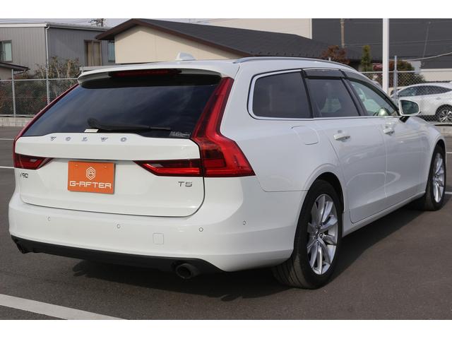 Ｖ９０ Ｔ５　モメンタム　禁煙車　黒革シート　純正ナビ　フルセグ　全周囲カメラ　アダプティブクルーズコントロ－ル　インテリセーフ　ＡＰＰＬＥＣＡＲＰＬＡＹ　パークアシスト　シートヒーター　ＬＥＤヘッドライト　オートハイビーム（26枚目）