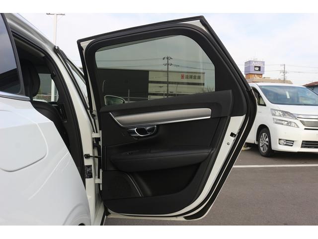 Ｖ９０ Ｔ５　モメンタム　禁煙車　黒革シート　純正ナビ　フルセグ　全周囲カメラ　アダプティブクルーズコントロ－ル　インテリセーフ　ＡＰＰＬＥＣＡＲＰＬＡＹ　パークアシスト　シートヒーター　ＬＥＤヘッドライト　オートハイビーム（29枚目）