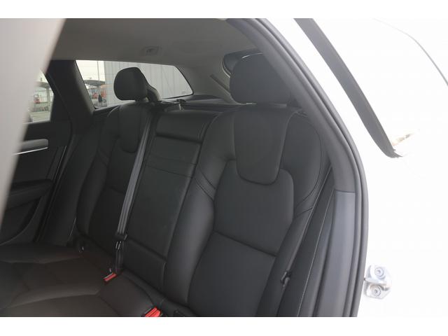 Ｖ９０ Ｔ５　モメンタム　禁煙車　黒革シート　純正ナビ　フルセグ　全周囲カメラ　アダプティブクルーズコントロ－ル　インテリセーフ　ＡＰＰＬＥＣＡＲＰＬＡＹ　パークアシスト　シートヒーター　ＬＥＤヘッドライト　オートハイビーム（36枚目）