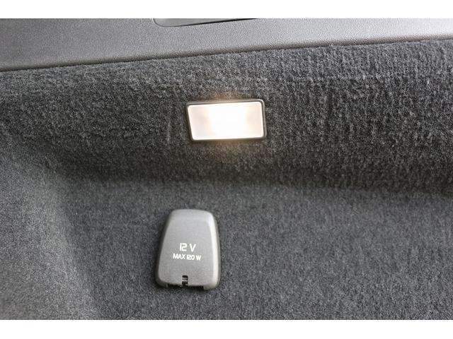 Ｖ９０ Ｔ５　モメンタム　禁煙車　黒革シート　純正ナビ　フルセグ　全周囲カメラ　アダプティブクルーズコントロ－ル　インテリセーフ　ＡＰＰＬＥＣＡＲＰＬＡＹ　パークアシスト　シートヒーター　ＬＥＤヘッドライト　オートハイビーム（65枚目）