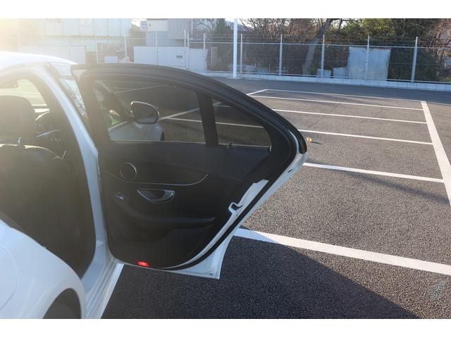 Ｃクラス Ｃ２５０スポーツ　禁煙車　レーダセーフティパッケージ　純正８．４型ナビ　フルセグＴＶ　バックカメラ　レーダ－クル－ズコントロール　衝突軽減ブレーキ　電動格納ドアミラー　クリアランスソナー　シートヒーター（33枚目）