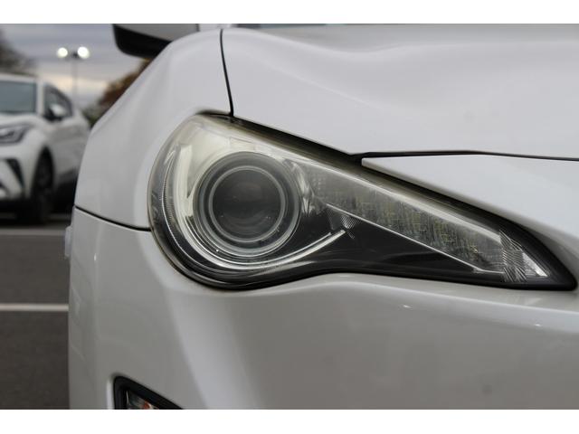 86 GTリミテッド 禁煙車 6MT モデリスタエアロ 黒革ハーフレザ- 純正ナビ フルセグTV バックカメラ シートヒ-タ- ETC 電動格納ドアミラー ABS ESC LEDヘッドライト キーレスエントリー(16枚目)