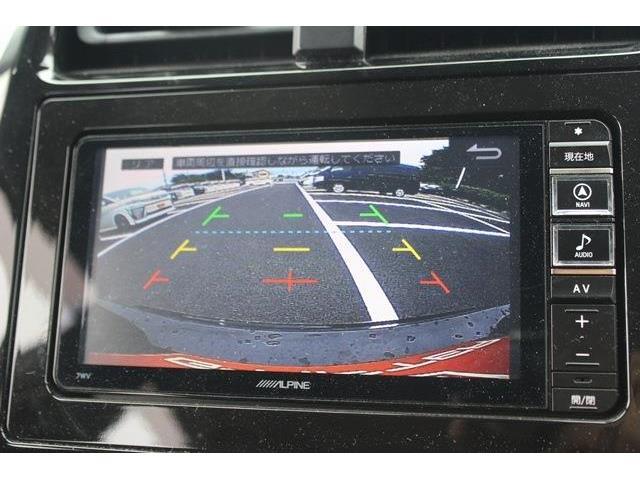 プリウス Ｓ　黒革シート　ＤＡＤシートカバー　社外エアロ　ＡＬＰＩＮＥナビ　フルセグＴＶ　衝突軽減ブレーキ　レーダークルーズコントロール　ＬＥＤヘッドライト　ＥＴＣ　スマートキー　Ｂｌｕｅｔｏｏｔｈ接続　ＥＳＣ（4枚目）