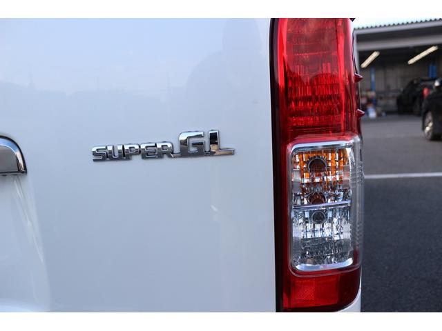 ハイエースバン 　禁煙車　ワンオーナー　純正ナビ　フルセグ　バックカメラ　ハーフレザー　衝突軽減ブレーキ　ＬＥＤヘッドライト　ＥＴＣ　スマートキー　Ｂｌｕｅｔｏｏｔｈ接続　電動格納式ドアミラー　純正１５インチアルミ（14枚目）