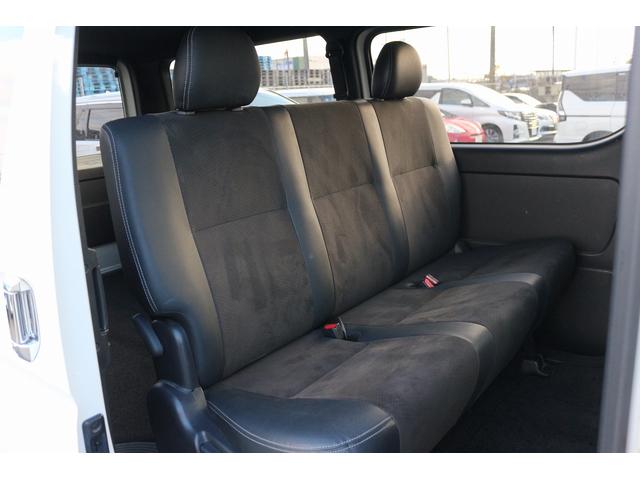 ハイエースバン 　禁煙車　ワンオーナー　純正ナビ　フルセグ　バックカメラ　ハーフレザー　衝突軽減ブレーキ　ＬＥＤヘッドライト　ＥＴＣ　スマートキー　Ｂｌｕｅｔｏｏｔｈ接続　電動格納式ドアミラー　純正１５インチアルミ（16枚目）