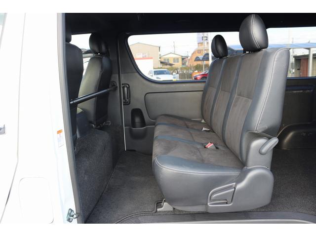 ハイエースバン 　禁煙車　ワンオーナー　純正ナビ　フルセグ　バックカメラ　ハーフレザー　衝突軽減ブレーキ　ＬＥＤヘッドライト　ＥＴＣ　スマートキー　Ｂｌｕｅｔｏｏｔｈ接続　電動格納式ドアミラー　純正１５インチアルミ（44枚目）