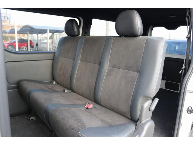 ハイエースバン 　禁煙車　ワンオーナー　純正ナビ　フルセグ　バックカメラ　ハーフレザー　衝突軽減ブレーキ　ＬＥＤヘッドライト　ＥＴＣ　スマートキー　Ｂｌｕｅｔｏｏｔｈ接続　電動格納式ドアミラー　純正１５インチアルミ（45枚目）