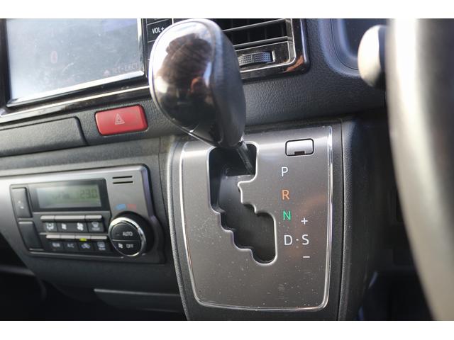 ハイエースバン 　禁煙車　ワンオーナー　純正ナビ　フルセグ　バックカメラ　ハーフレザー　衝突軽減ブレーキ　ＬＥＤヘッドライト　ＥＴＣ　スマートキー　Ｂｌｕｅｔｏｏｔｈ接続　電動格納式ドアミラー　純正１５インチアルミ（60枚目）