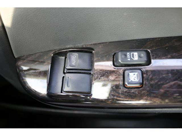 ハイエースバン 　禁煙車　ワンオーナー　純正ナビ　フルセグ　バックカメラ　ハーフレザー　衝突軽減ブレーキ　ＬＥＤヘッドライト　ＥＴＣ　スマートキー　Ｂｌｕｅｔｏｏｔｈ接続　電動格納式ドアミラー　純正１５インチアルミ（63枚目）