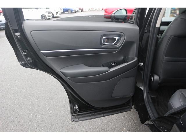 ヴェゼル ｅ：ＨＥＶ　Ｚ　禁煙車　純正９型ナビ　フルセグ　バックカメラ　電動Ｒゲート　アダプティブクルーズコントロール　ステアリングヒーター　ＥＴＣ２．０　ＬＥＤヘッドライト　ブラインドスポットモニター　クリアランスソナー（36枚目）