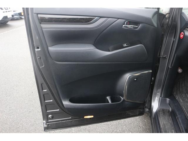 アルファードハイブリッド ＳＲ　禁煙車　サンルーフ　後席モニター　ＪＢＬ９型ナビ　フルセグＴＶ　バックカメラ　両側電動スライドドア　電動リアゲート　パワーシート　ハーフレザーシート　ＬＥＤヘッドライト　クリアランスソナー　ＥＴＣ（38枚目）
