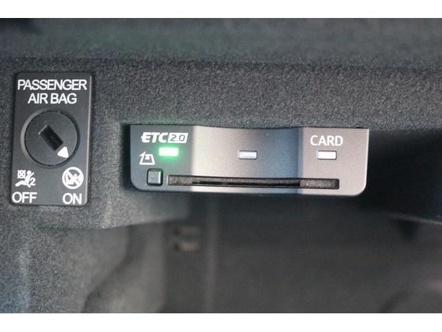 Ａ６アバント ４０ＴＤＩクワトロ　スポーツ　Ｓラインパッケージ　禁煙車　サンルーフ　黒革シート　バーチャルコックピット　純正１０．１型ディスプレイオーディオナビ　フルセグＴＶ　全周囲カメラ　電動リアゲート　レーザークルーズコントロール　シートヒーター　ＥＴＣ（7枚目）