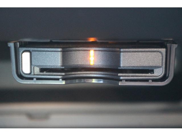 ＸＣ４０ Ｂ４　ＡＷＤ　モメンタム　禁煙車　純正９型ディスプレイオーディオナビ　フルセグ　全周囲カメラ　アダプティブクルーズコントロール　電動Ｒゲート　ステアリングヒーター　シートヒーター　ＬＥＤヘッドライト　ＥＴＣ　キーレス（6枚目）