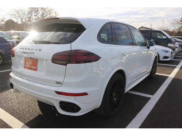カイエン ＧＴＳ　禁煙車　サンルーフ　クロノエキゾースト　純正ナビ　フルセグ　バックカメラ　電動Ｒゲート　クルーズコントロール　ＬＥＤヘッドライト　ＥＴＣ　パワーシート　シートヒーター　クリアランスソナー　キーレス（11枚目）
