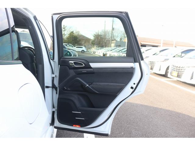 カイエン ＧＴＳ　禁煙車　サンルーフ　クロノエキゾースト　純正ナビ　フルセグ　バックカメラ　電動Ｒゲート　クルーズコントロール　ＬＥＤヘッドライト　ＥＴＣ　パワーシート　シートヒーター　クリアランスソナー　キーレス（31枚目）