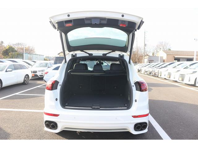 カイエン ＧＴＳ　禁煙車　サンルーフ　クロノエキゾースト　純正ナビ　フルセグ　バックカメラ　電動Ｒゲート　クルーズコントロール　ＬＥＤヘッドライト　ＥＴＣ　パワーシート　シートヒーター　クリアランスソナー　キーレス（32枚目）