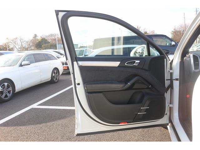 カイエン ＧＴＳ　禁煙車　サンルーフ　クロノエキゾースト　純正ナビ　フルセグ　バックカメラ　電動Ｒゲート　クルーズコントロール　ＬＥＤヘッドライト　ＥＴＣ　パワーシート　シートヒーター　クリアランスソナー　キーレス（36枚目）