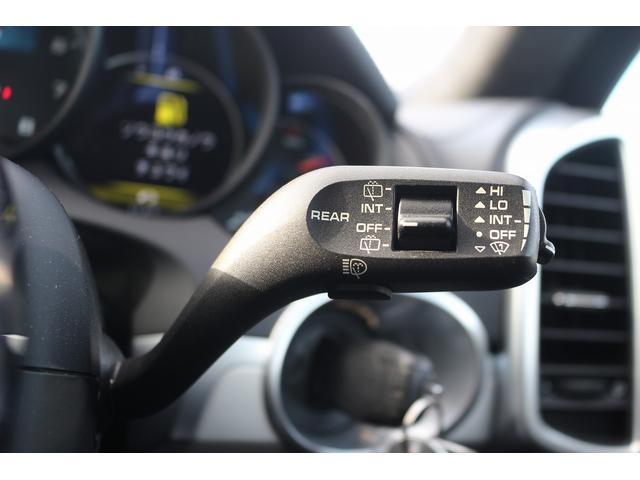 カイエン ＧＴＳ　禁煙車　サンルーフ　クロノエキゾースト　純正ナビ　フルセグ　バックカメラ　電動Ｒゲート　クルーズコントロール　ＬＥＤヘッドライト　ＥＴＣ　パワーシート　シートヒーター　クリアランスソナー　キーレス（49枚目）