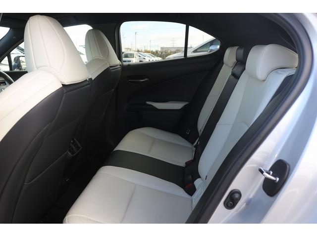 ＵＸ ＵＸ２５０ｈ　Ｆスポーツ　禁煙車　サンルーフ　マークレビンソンサウンド　白革　ヘッドアップディスプレイ　純正１２．３型ナビ　全周囲カメラ　電動リアゲート　アダプティブクルーズコントロール　シートヒーター　ＥＴＣ２．０　ＢＴ接続（38枚目）