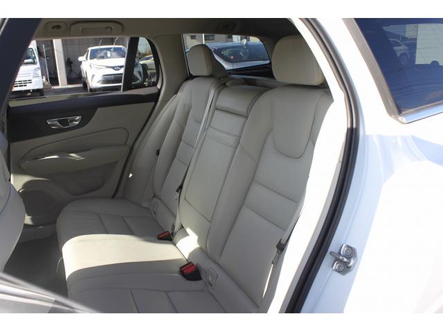 Ｖ６０ Ｔ５　モメンタム　禁煙車　レザーパッケージ　白革シート　純正ナビ　フルセグＴＶ　全周囲カメラ　電動リアゲート　シートヒーター　クルーズコントロール　アダプティブヘッドライト　ブラインドスポットモニター（36枚目）