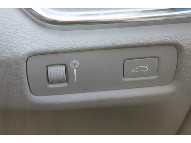 Ｖ６０ Ｔ５　モメンタム　禁煙車　レザーパッケージ　白革シート　純正ナビ　フルセグＴＶ　全周囲カメラ　電動リアゲート　シートヒーター　クルーズコントロール　アダプティブヘッドライト　ブラインドスポットモニター（51枚目）